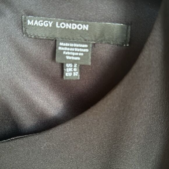 Excellent Condition Versatile Black Dress With Sleeve Detail By Maggie London - Picture 6 of 7